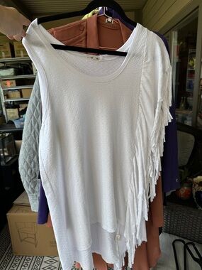 Gimmicks by BKE White Fringe Tank Tunic Top or coverup Sz L 23” pit to pit